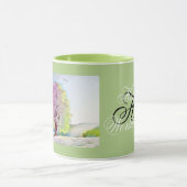 Moderne waterverf van gekleurde sneeuwbomen mok (Midden)