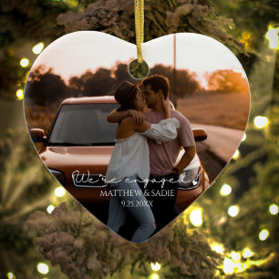 Moderne We're Engaged Hart Verlovingsfoto Keramisch Ornament