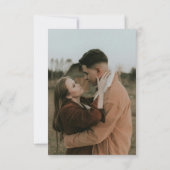 Moderne 'We're Engaged'-uitnodiging met 2 foto's Kaart (Achterkant)