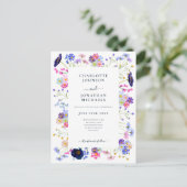 Moderne Wilde Bloemen Navy Blauwe Trouwdag Uitnodiging Briefkaart (Staand voorkant)