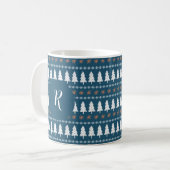 Moderne winterkerstboompatroonmonogram blauw koffiemok (Voorkant links)