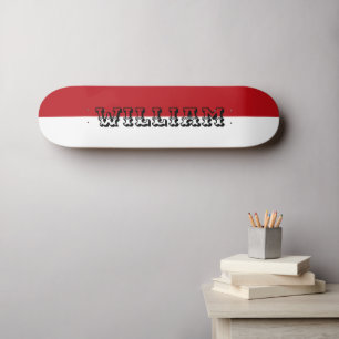 moderne witte en rode gepersonaliseerde naam skateboard