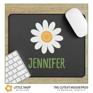 Moderne witte margriet met monogram muismat