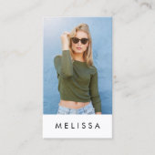 Moderne witte minimalistische aangepaste QR-code v Visitekaartje (Voorkant)