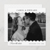 Moderne Witte Scallop Fotobruiloft Bewaar de datum Kaart (Voorkant / Achterkant)