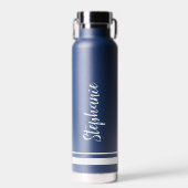 Moderne witte strepen Marine bruiloft water fles (Voorkant)