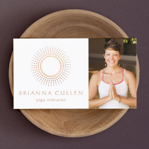Moderne Yoga Instructeur Mandala Circle Logo Foto Visitekaartje