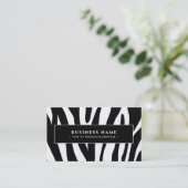 Moderne Zebra Print Zwart-wit QR-code & socials Visitekaartje (Staand voorkant)