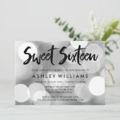 Moderne Zilveren Glitter Lights Sweet 16 Uitnodigi Kaart (Staand voorkant)