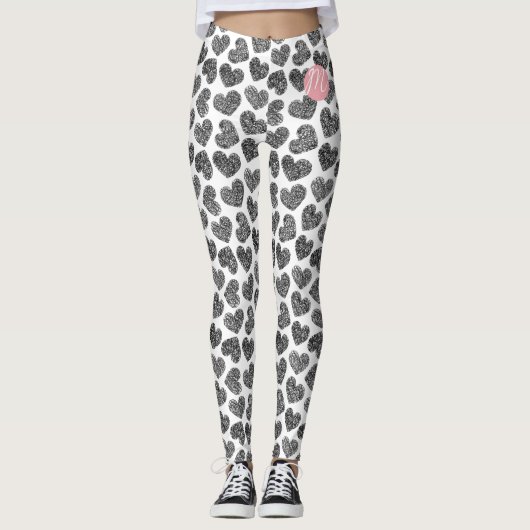 Moderne zwart-wit doodle harten Monogrammed Leggings (Voorkant)