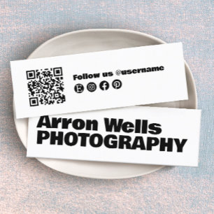 Moderne zwart-wit gedurfde typografie QR-code Mini Visitekaartje