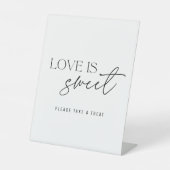 Moderne zwart-wit liefde is zoete trouwtafel reclamebord met voetstuk (Voorkant)
