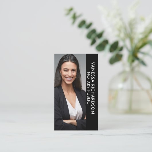 Moderne zwart-wit notaris verticale foto QR-code Visitekaartje (Staand voorkant)