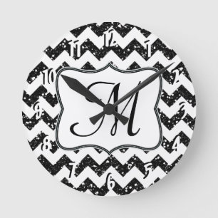 Moderne zwarte Chevron Monogram Initialen wandklok Ronde Klok