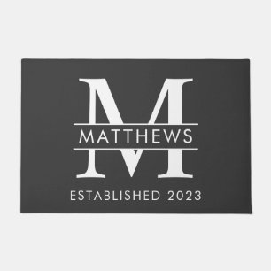 Moderne, zwarte en witte, aangepaste monogram van  deurmat