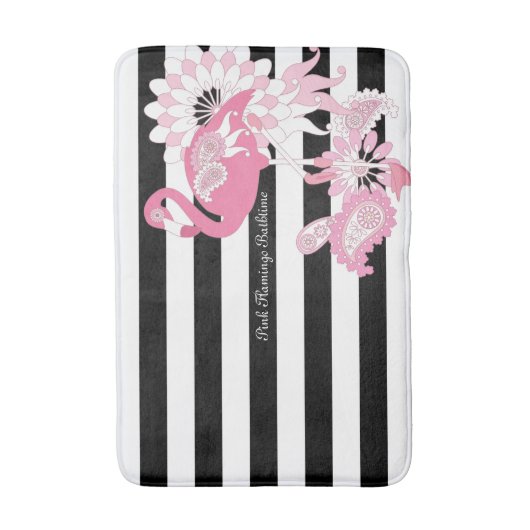 Moderne zwarte en witte strepe roze flamingo badmat (Voorkant Verticaal)