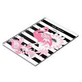 Moderne zwarte en witte strepe roze flamingo notitieboek (Linkerzijde)