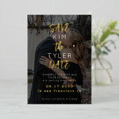 Moderne zwarte gouden foto's bruiloft met datum folie uitnodiging (Staand Voorkant)