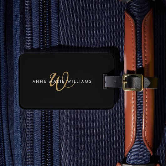 Moderne Zwarte Gouden Script Monogram Bagagelabel (Voorkant Insitu 4)