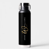 Moderne Zwarte Gouden Script Monogram Waterfles (Voorkant)