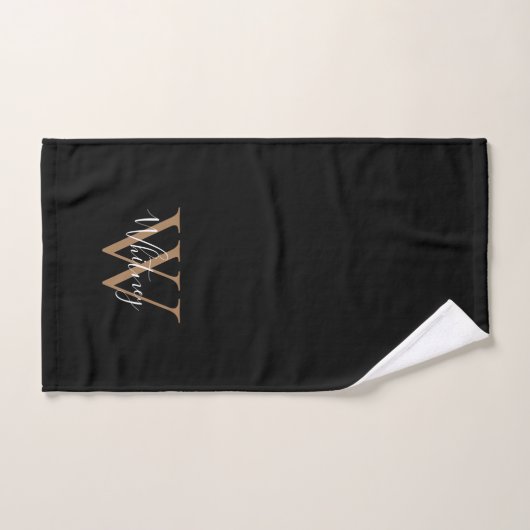 Moderne zwarte goudmonogram Elegant Script Name Handdoek (Handdoek)