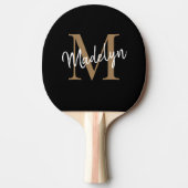 Moderne zwarte goudmonogram Elegant Script Name Tafeltennisbatje (Voorkant)