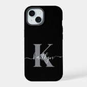 Moderne zwarte grijze script monogram iPhone 15 hoesje (Achterkant)