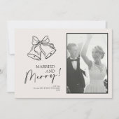 Moderne zwarte strik getrouwd & blij verticaal fot feestdagenkaart (Voorkant)