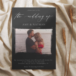 Moderne zwarte verontruste foto bruiloft kaart