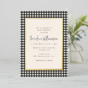 Moderne Zwarte Witte Gingham Plaid Baby Shower Gou Folie Uitnodiging