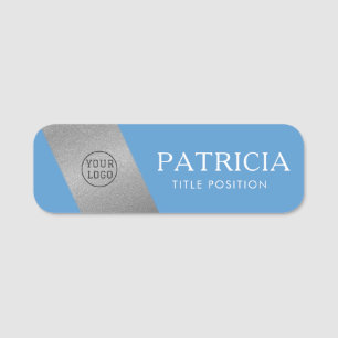 Modieuze Sky Light Blue en Glitter Silver Logo Naamplaatje