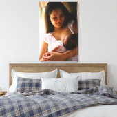 Moeder die borstvoeding geeft, pasgeboren canvas afdruk (Insitu (Slaapkamer))