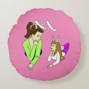 moeder en dochter bunnymeiden rond kussen