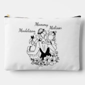 Moeder en dochter vullen kunst met namen etui (Voorkant)