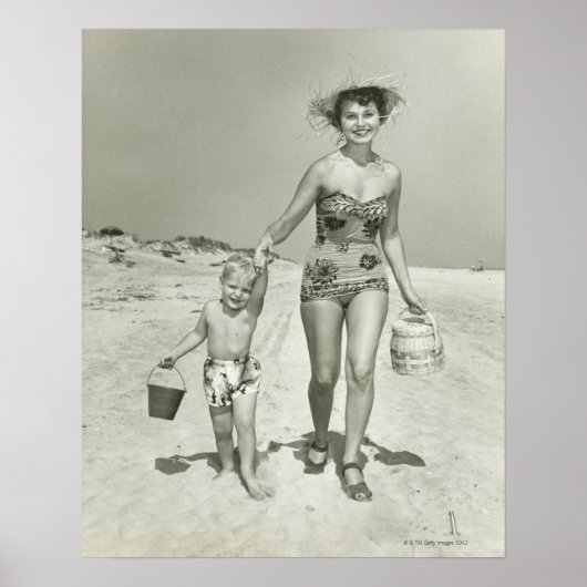 Moeder en zoon Walking Poster (Voorkant)