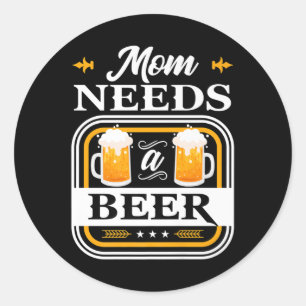 Moeder heeft een bier bruid en bruidegom drinker b ronde sticker