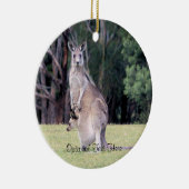 Moeder Kangaroo met Baby Joey in haar zak Keramisch Ornament (Rechts)