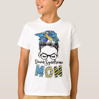 Moeder van kind met downsyndroom rommelige knot Do T-shirt