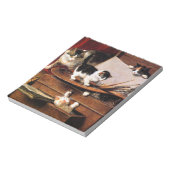 Moederkat en Kittens op tafel Notitieblok (Gedraaid)