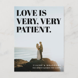 Moedige en brutale typografische uitgestelde bruil aankondigingskaart