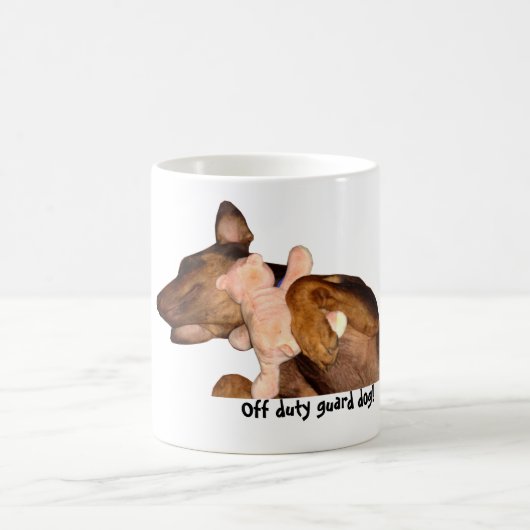 Mok-doberman hond die slaapt met teddybeer koffiemok (Center)