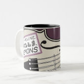 Mok met recht behandeld wasgoed Mo's Violin (Voorkant links)