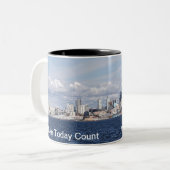 Mok met Seattle Skyline en Make Today Count (Voorkant links)