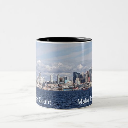 Mok met Seattle Skyline en Make Today Count (Center)