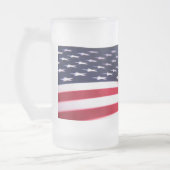 Mok oude glazen bier (Links)