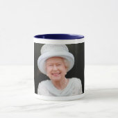 Mok ter herdenking van koningin Elizabeth Diamond (Midden)