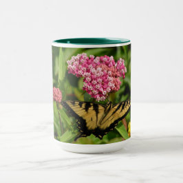 Mok van de vlinder met modebloemen