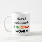 mok van ethiopische vrouwen koffie (Links)
