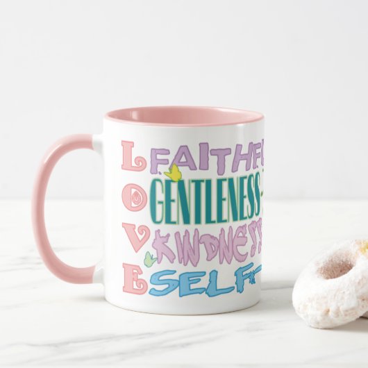 Mok van gedistilleerde Christelijke koffie (Met donut)