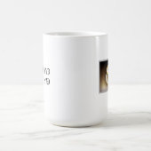 Mok van gekramde letters met petten taart (Center)